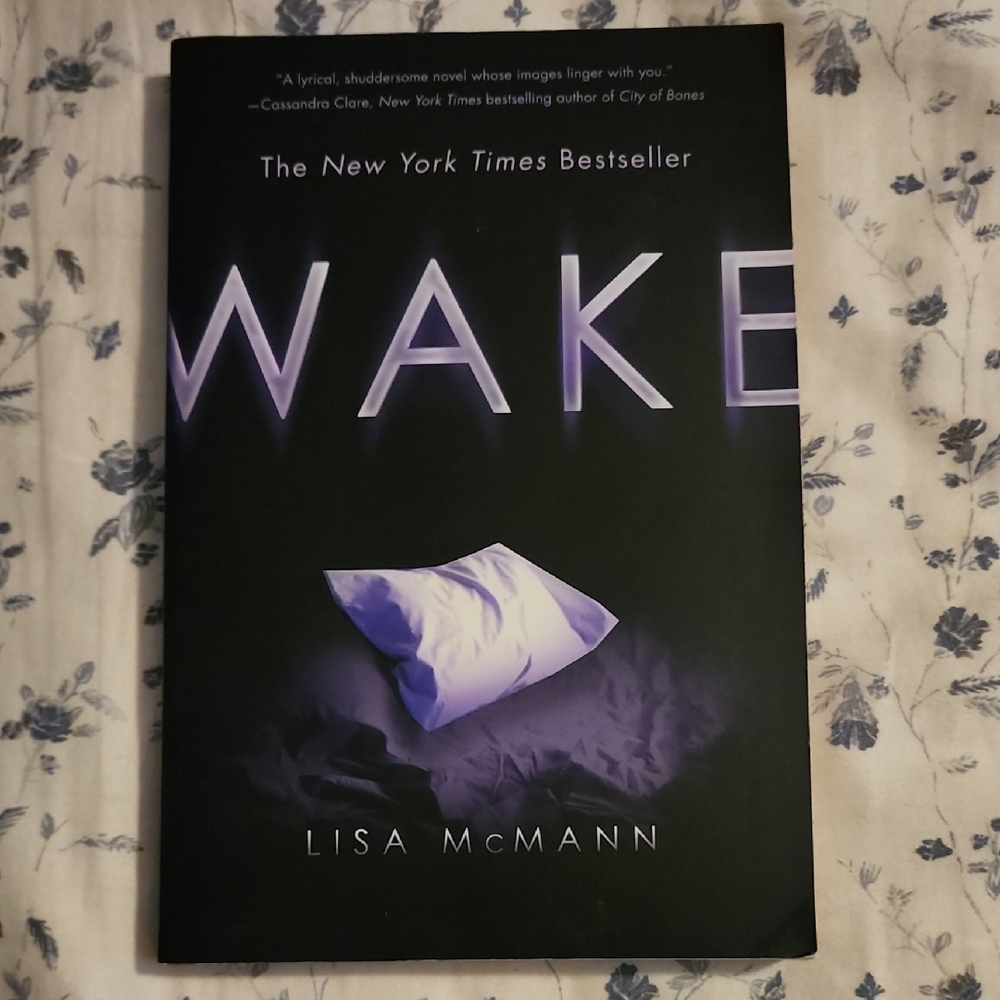 Wake by Lisa McMann Book